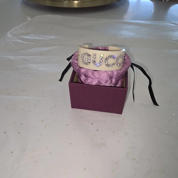 Authentic!! GUCCI "DEADSTOCK" IVORY Cuff Bracelet with Silver Rhinestones - Picture 14 of 16